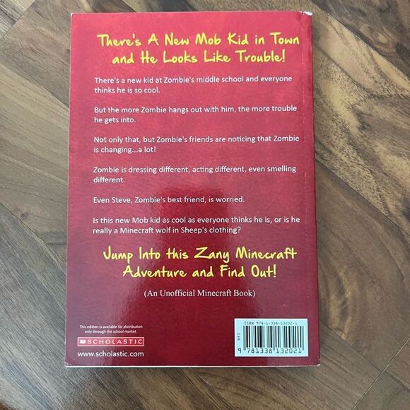Diary Of A Minecraft Zombie: One Bad Apple - Picture 2 of 3
